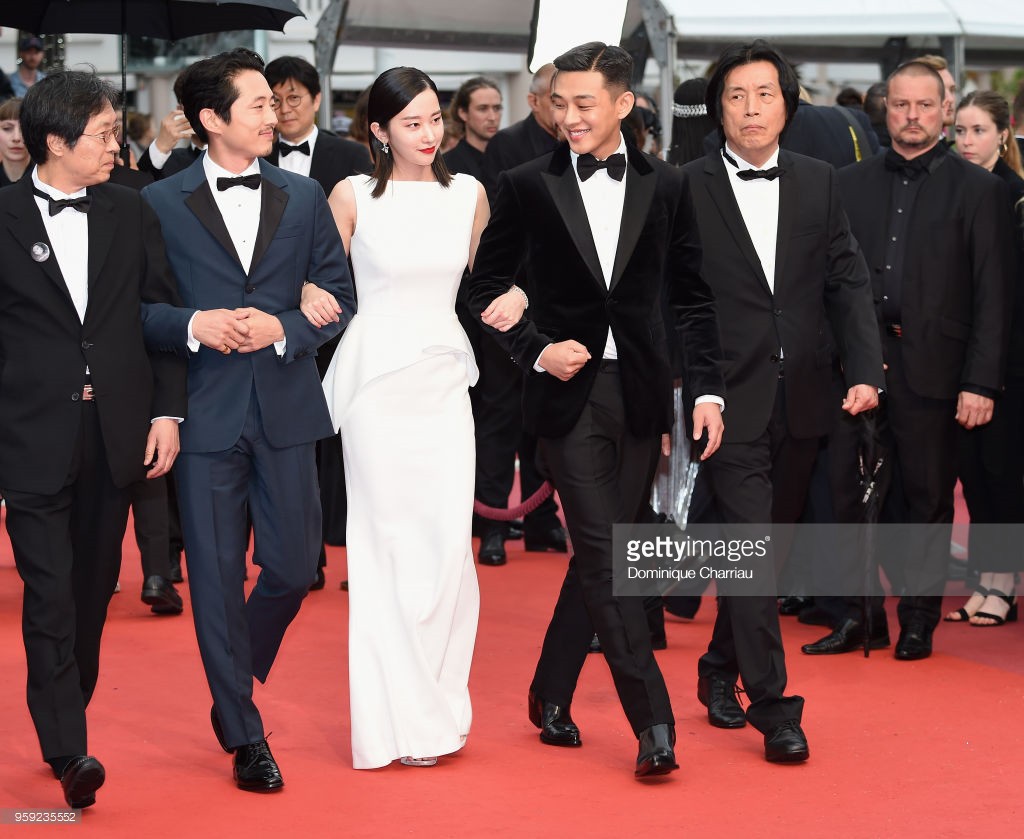 Dàn Sao khoe sắc vóc quyến rũ trên thảm đỏ Cannes ngày 9 Dàn Sao khoe sắc vóc quyến rũ trên thảm đỏ Cannes ngày 9
